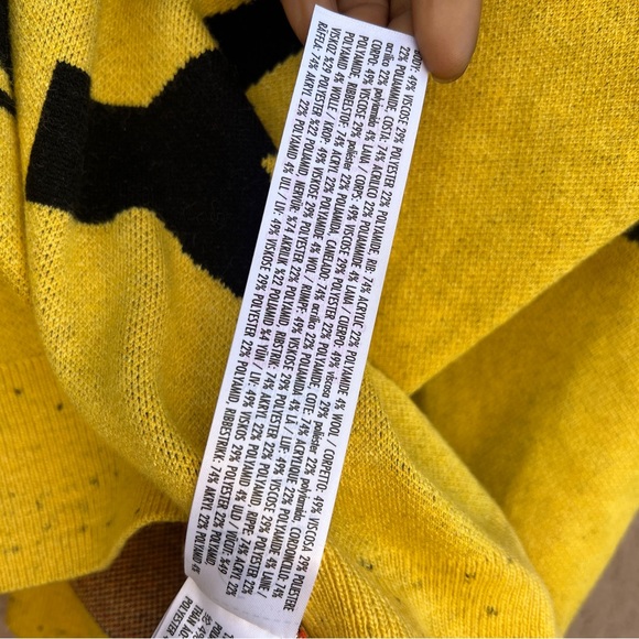 Disney Mickey Mouse Iconic Pullover Sweater Women 3X Yellow Knit Cozy Oversized - Picture 12 of 12